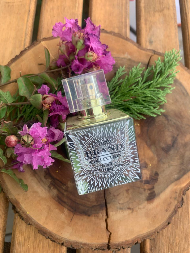 عطر زنانه لالیک لامور